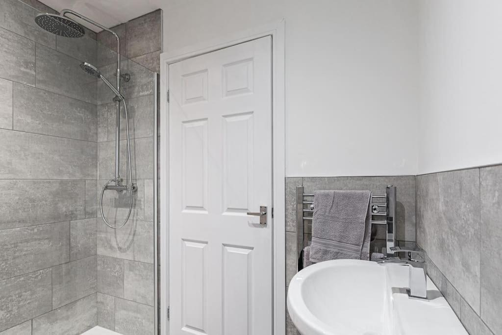 Park & Relax In 1Bd Central Liverpool Home Exterior photo